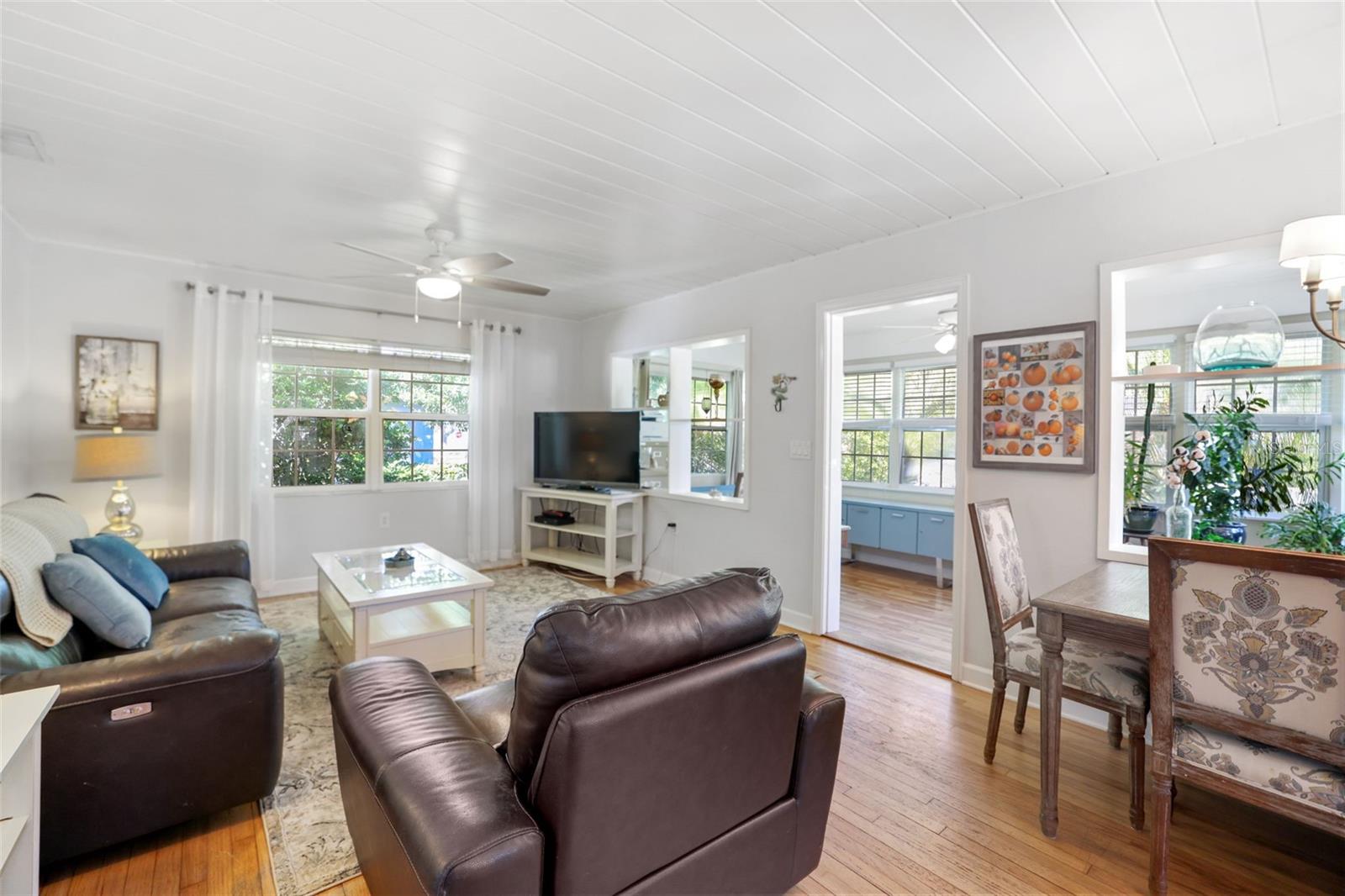 Image 16 of 49 For 1019 Marine Street