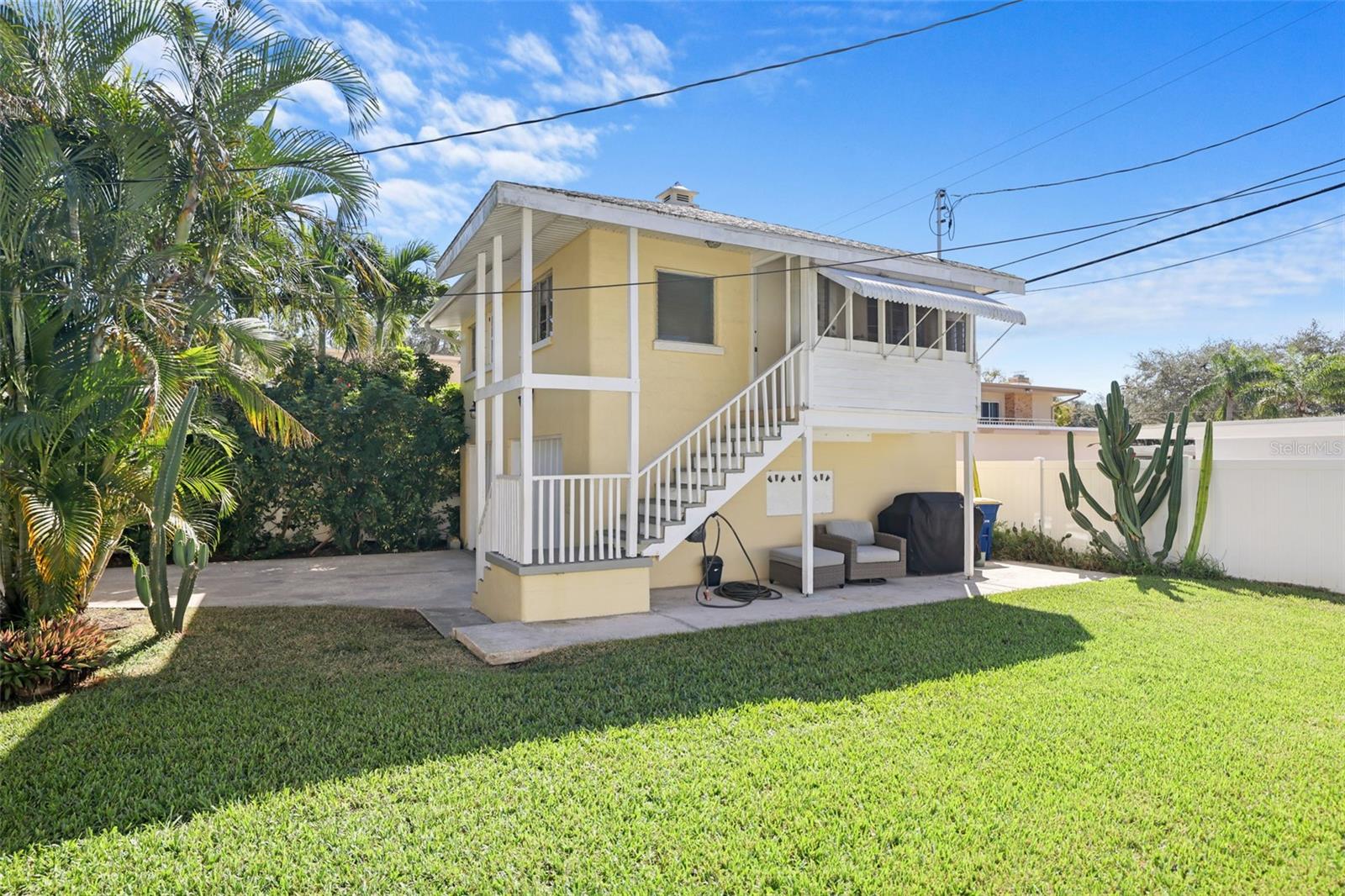 Image 2 of 49 For 1019 Marine Street