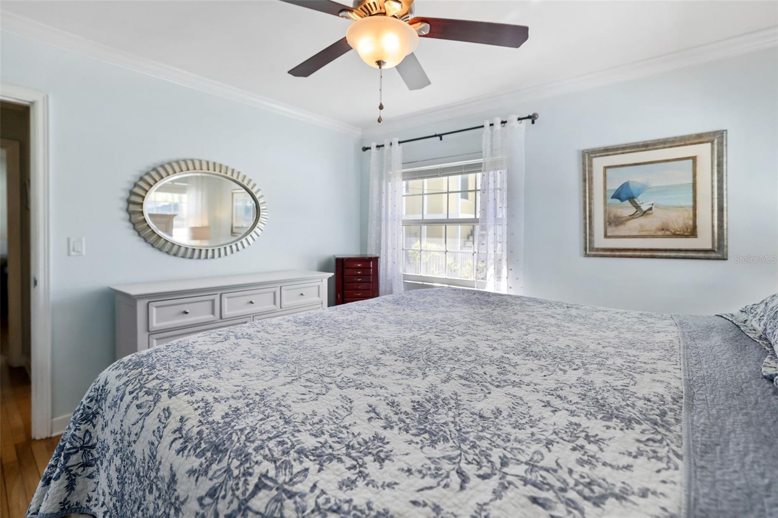 Image 22 of 49 For 1019 Marine Street