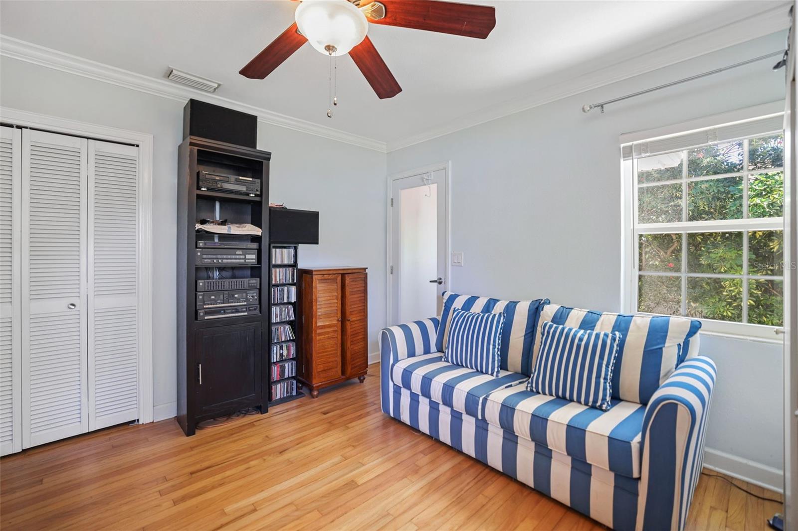 Image 24 of 49 For 1019 Marine Street