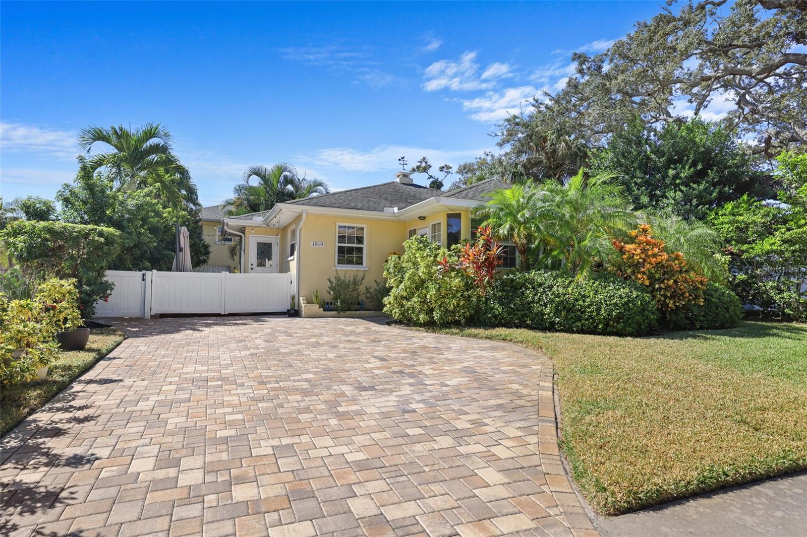 Image 36 of 49 For 1019 Marine Street