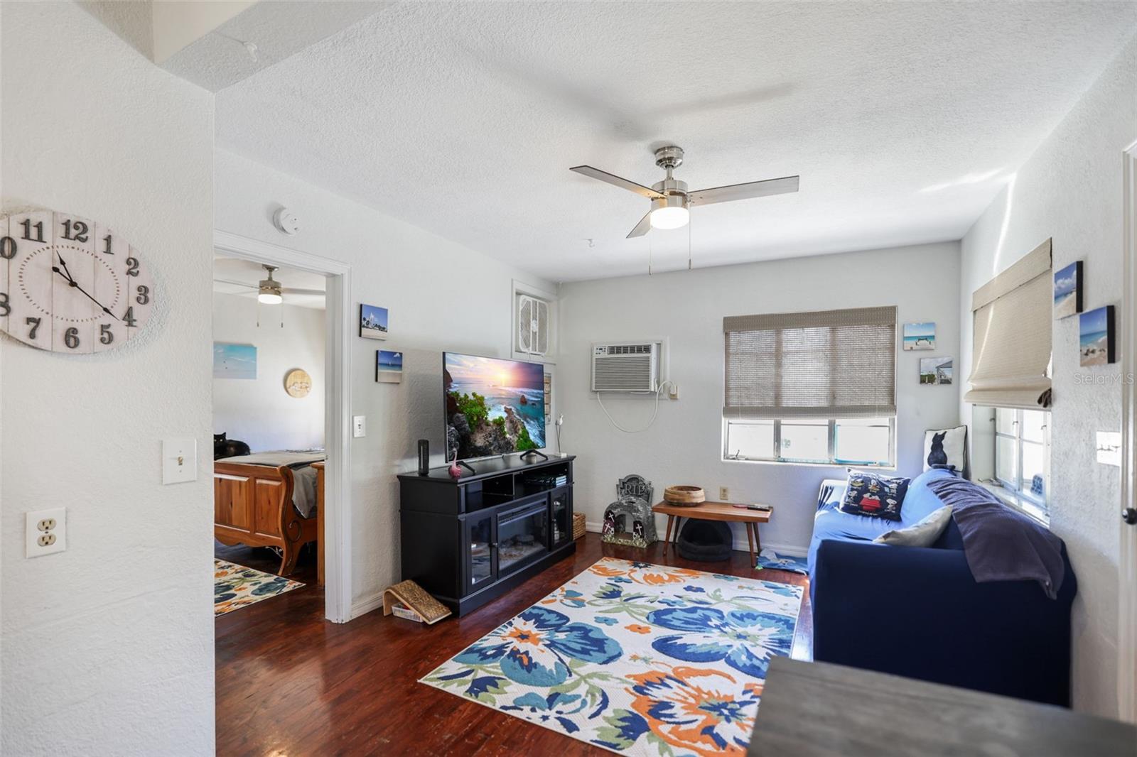 Image 42 of 49 For 1019 Marine Street