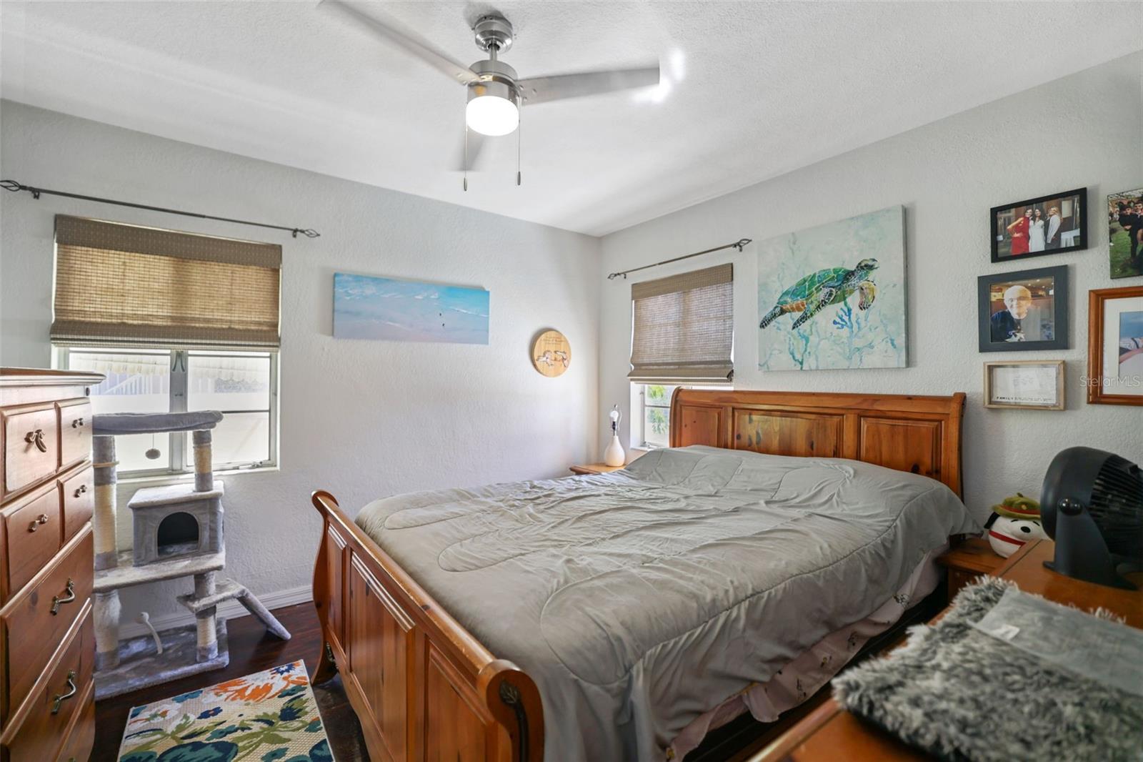 Image 46 of 49 For 1019 Marine Street