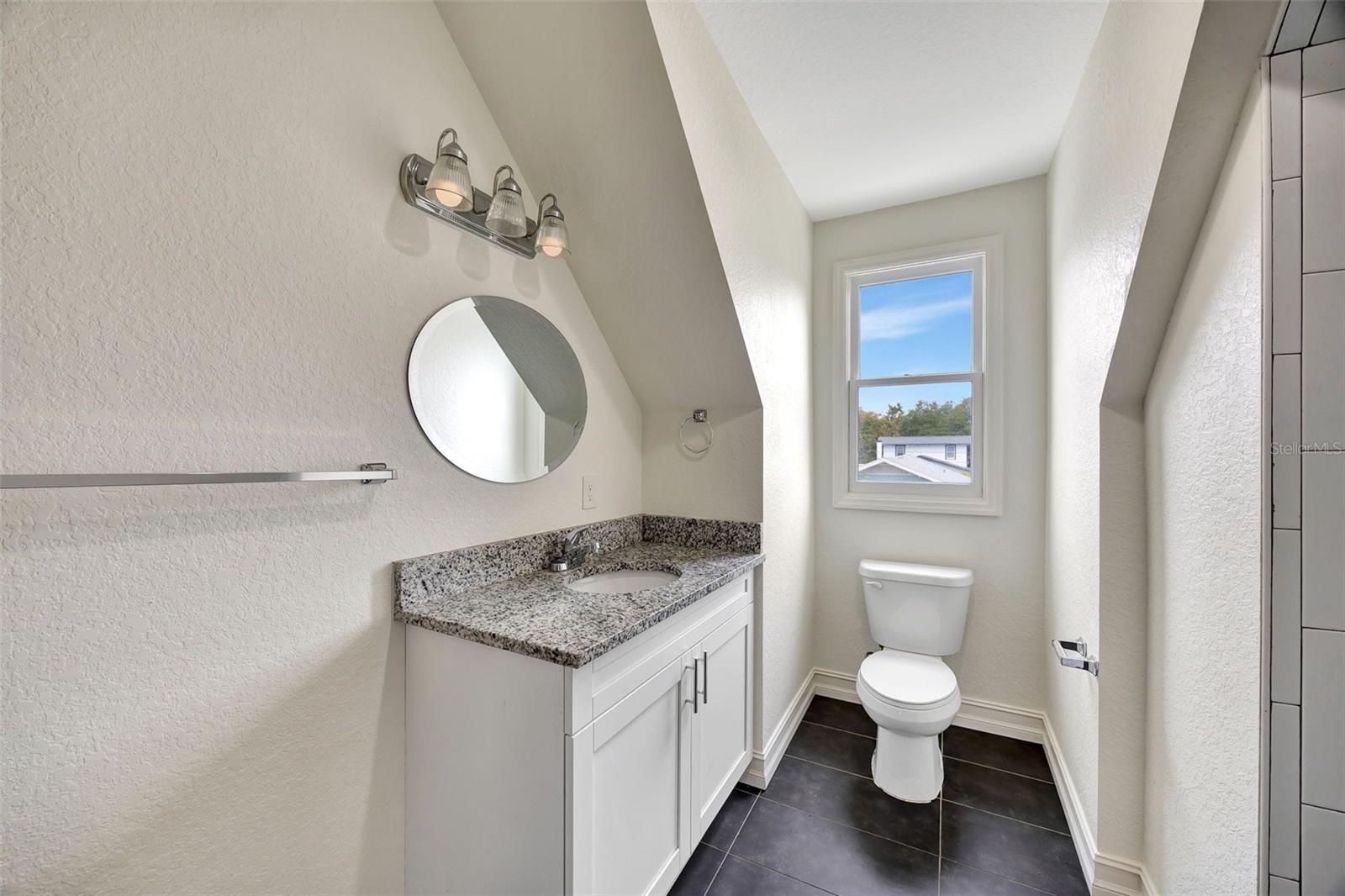 Image 18 of 43 For 912 20th Avenue