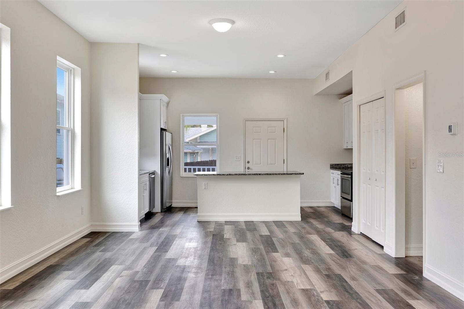 Image 34 of 43 For 912 20th Avenue