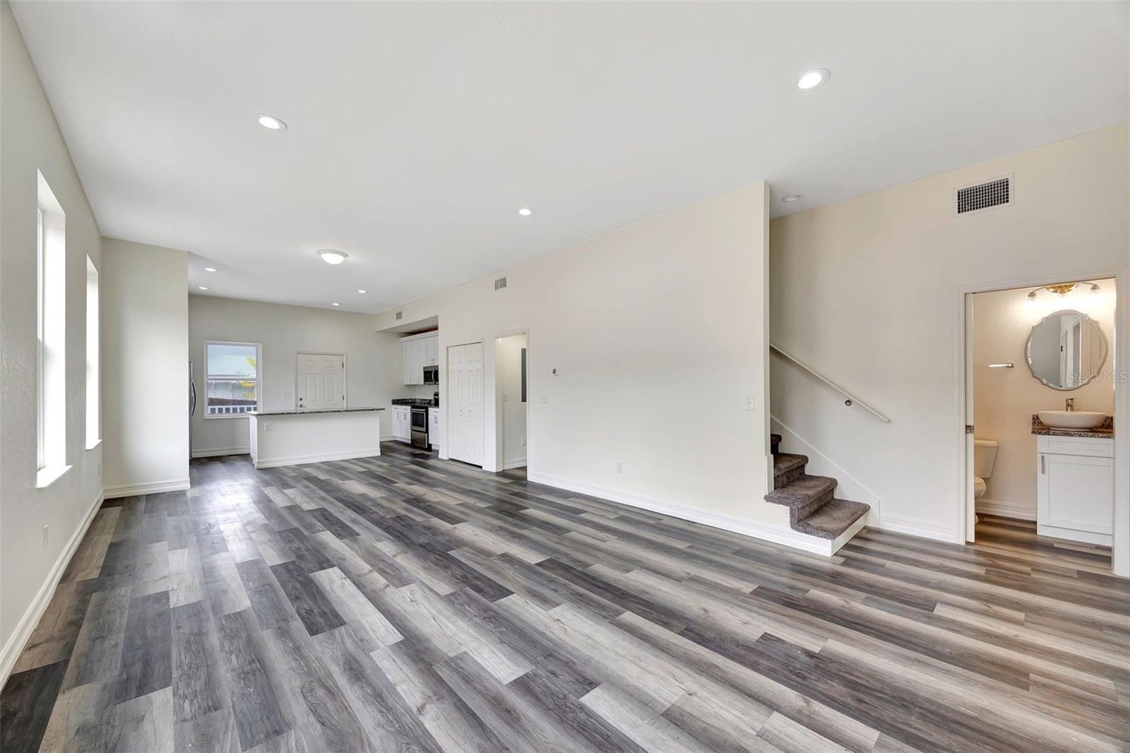 Image 36 of 43 For 912 20th Avenue