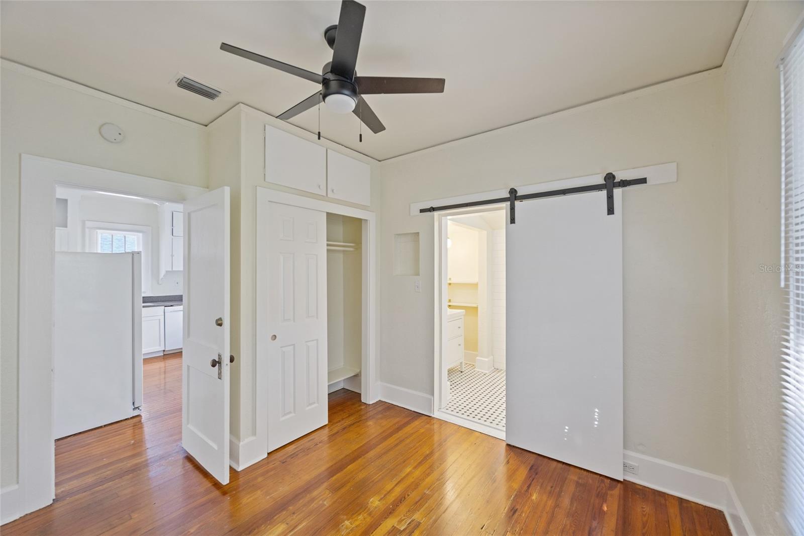 Image 11 of 29 For 725 8th Street N