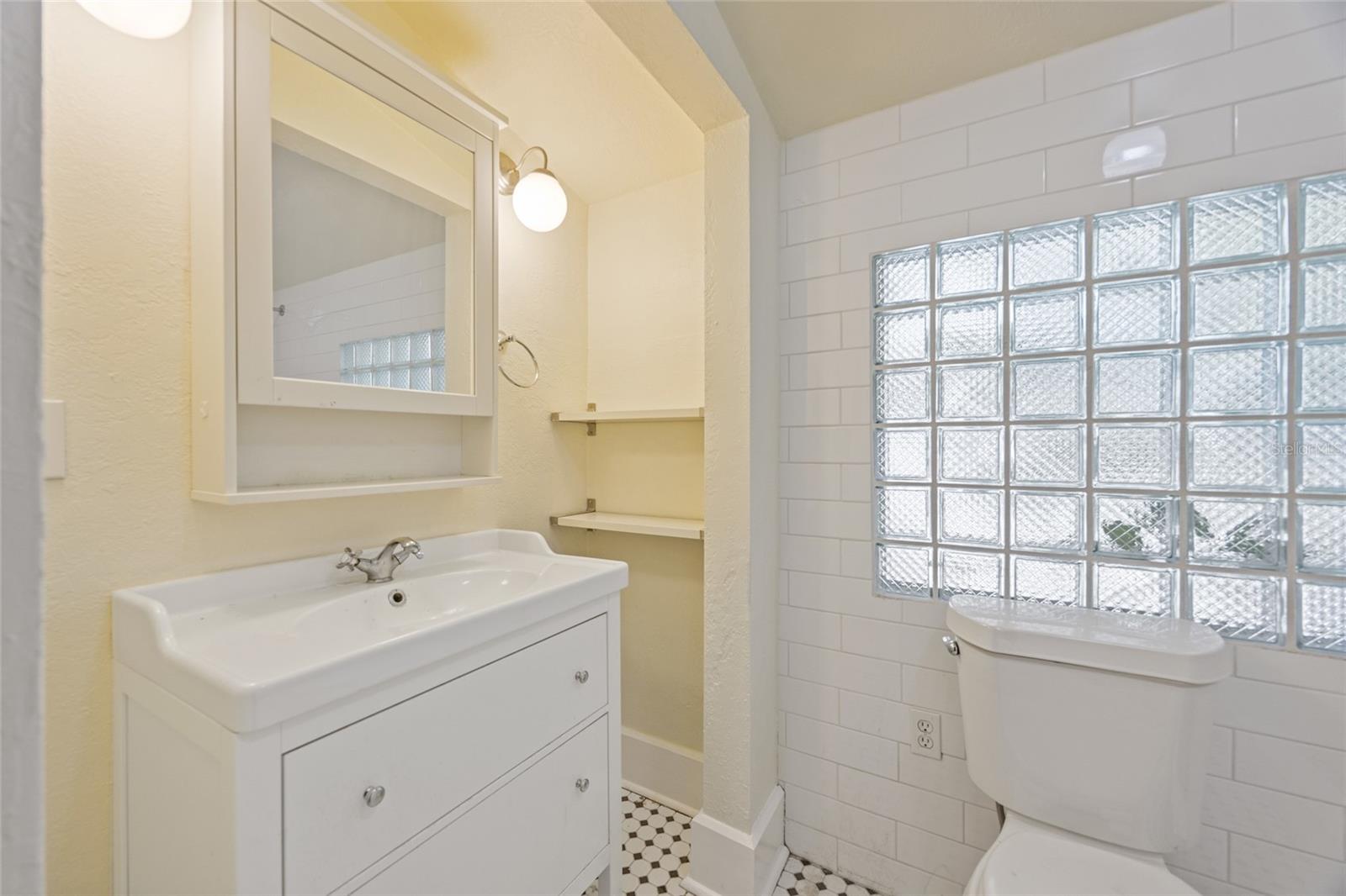 Image 13 of 29 For 725 8th Street N