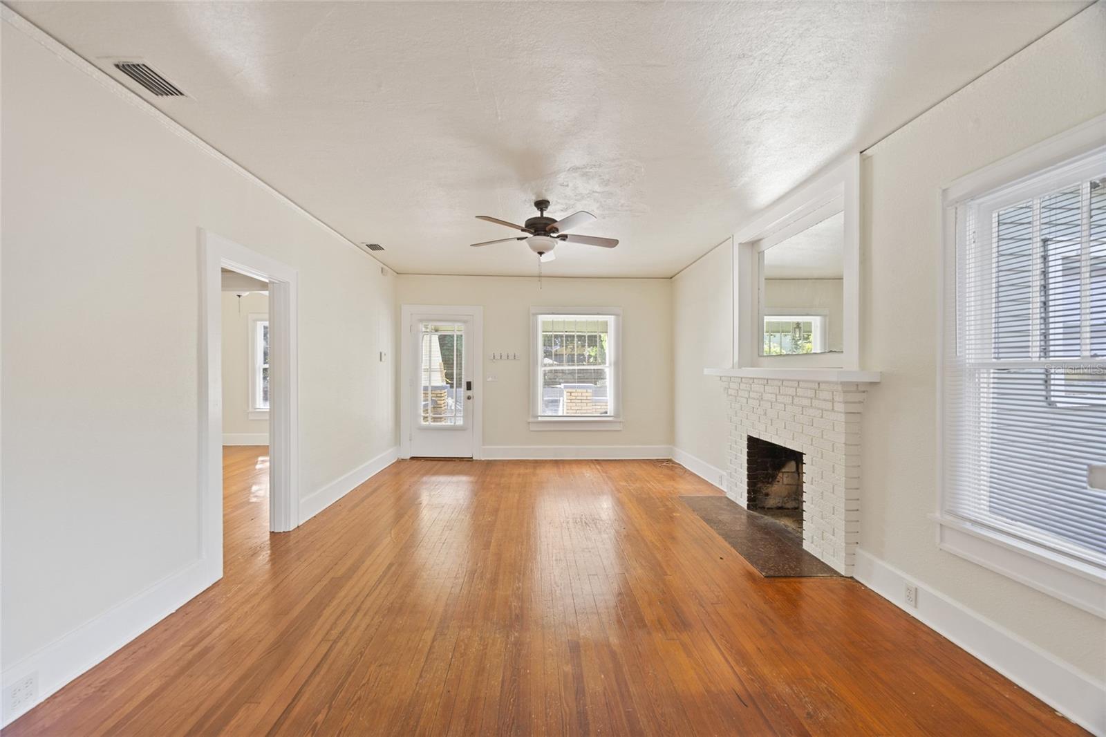 Image 4 of 29 For 725 8th Street N