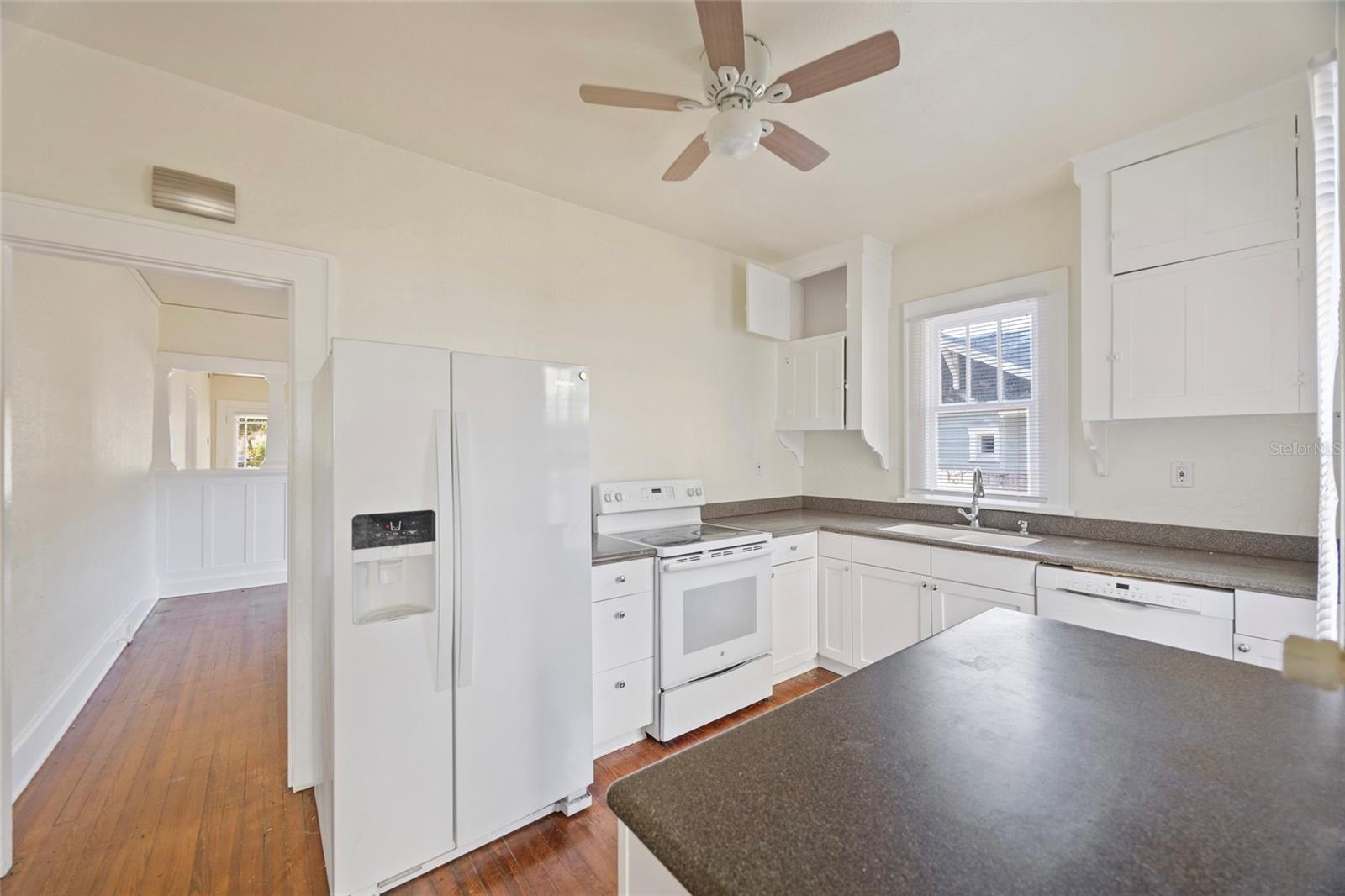 Image 9 of 29 For 725 8th Street N