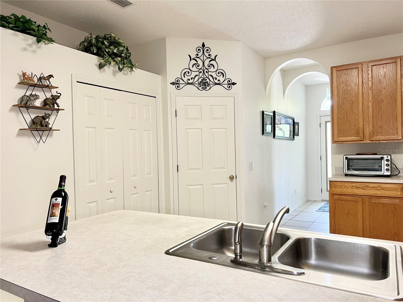 Image 14 of 46 For 4531 Gateway Blvd