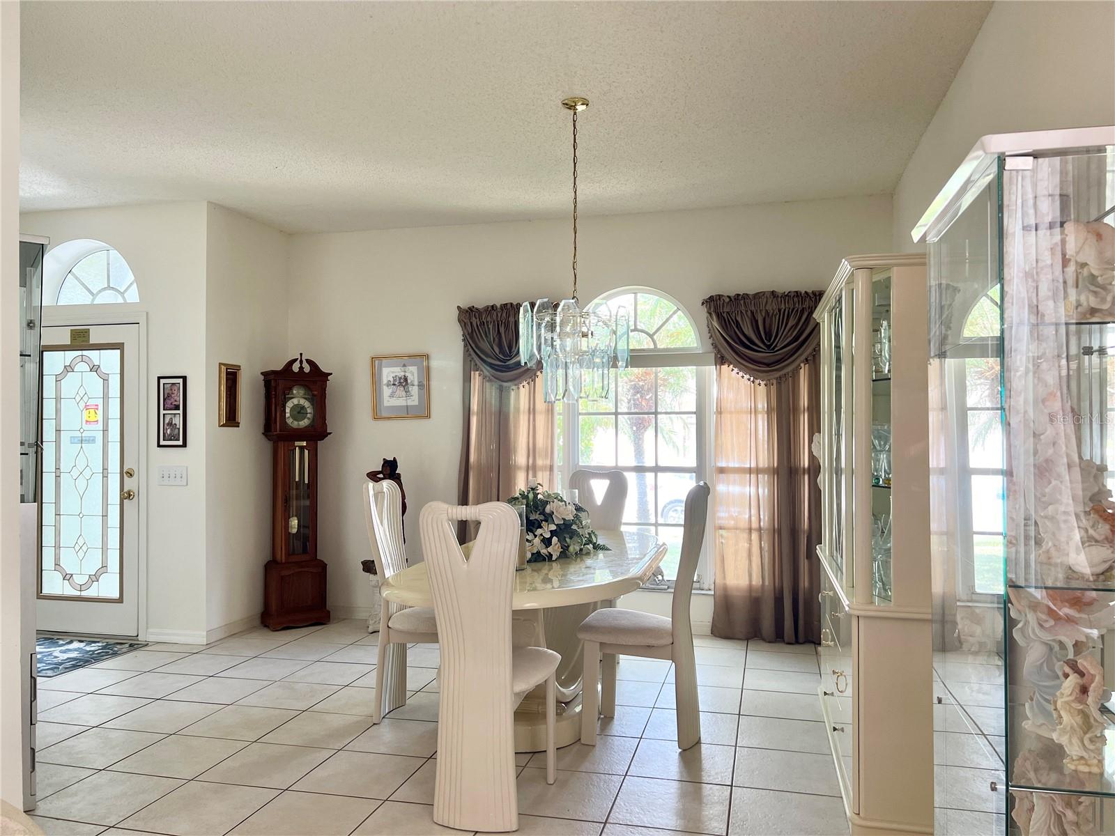 Image 6 of 46 For 4531 Gateway Blvd