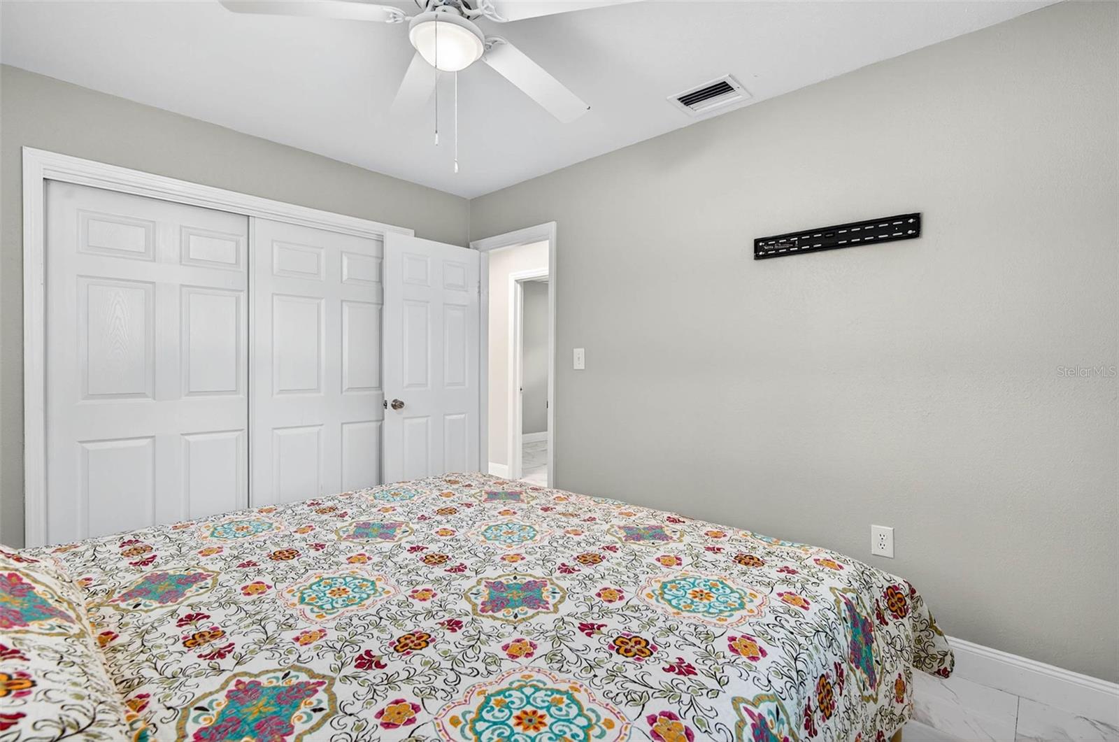 Image 11 of 23 For 1345 Parkwood Street