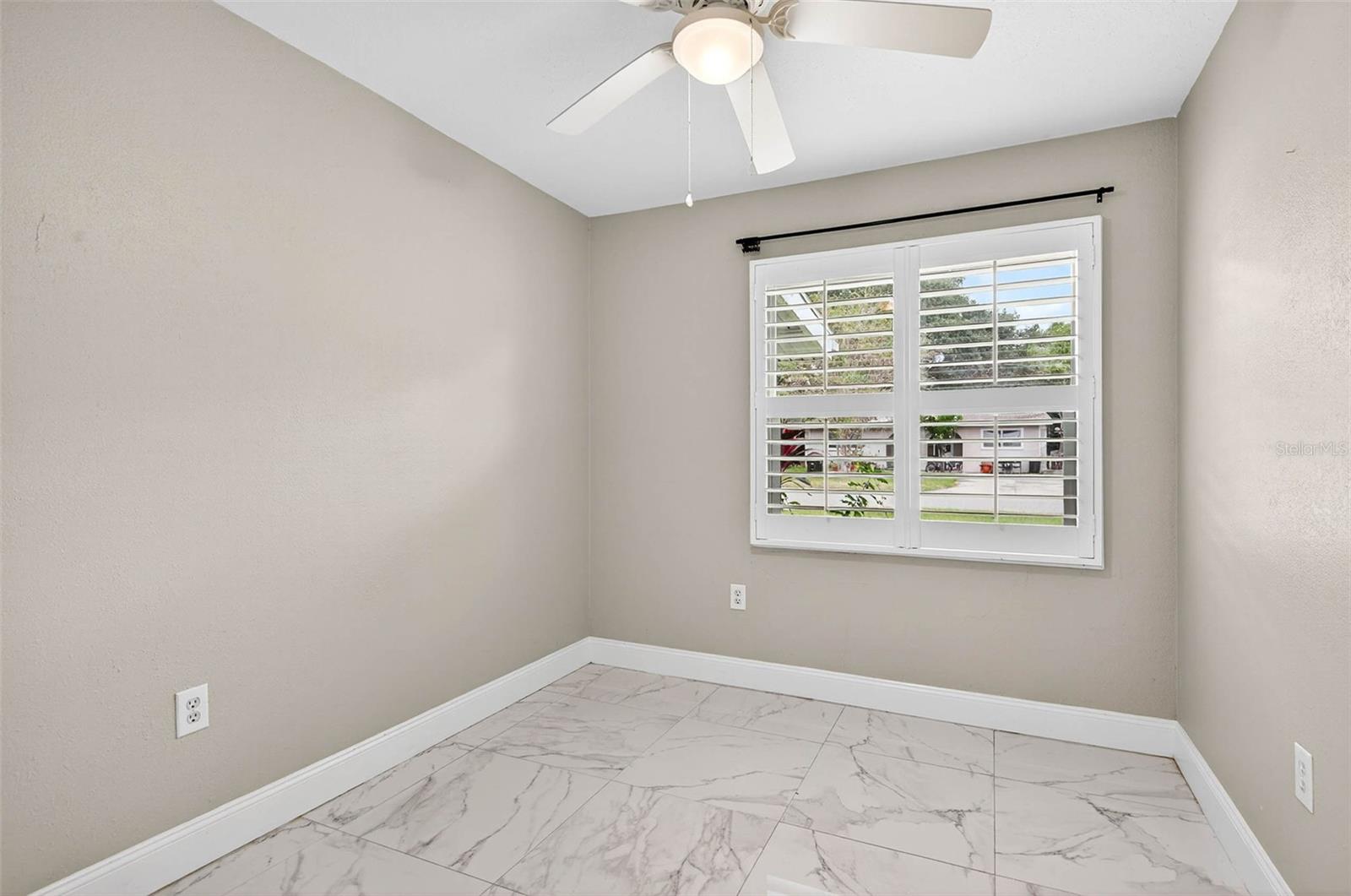 Image 12 of 23 For 1345 Parkwood Street