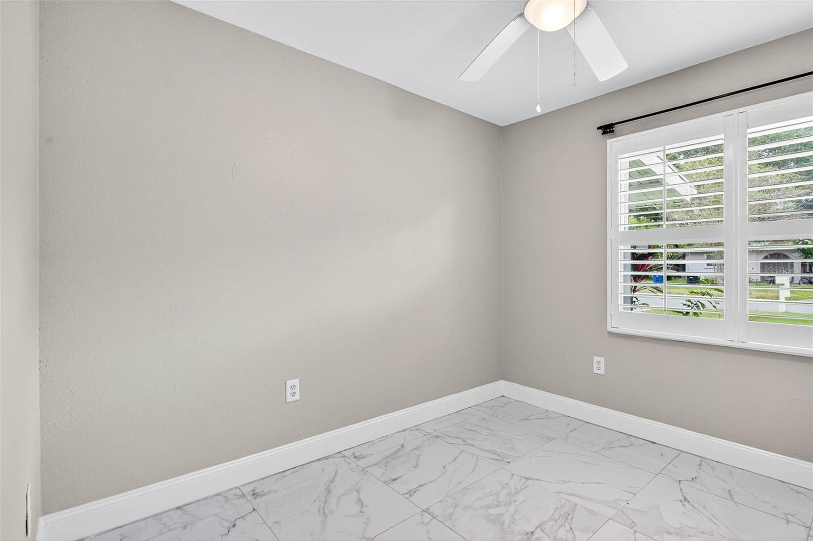 Image 13 of 23 For 1345 Parkwood Street