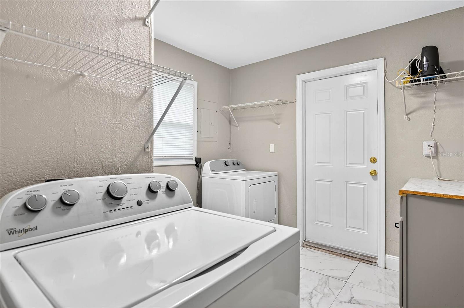 Image 21 of 23 For 1345 Parkwood Street