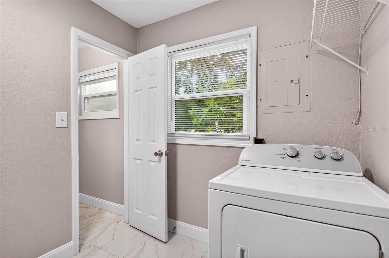 Image 22 of 23 For 1345 Parkwood Street