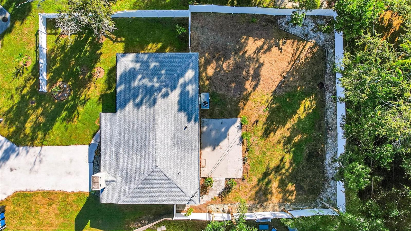 Image 26 of 37 For 1345 Parkwood Street