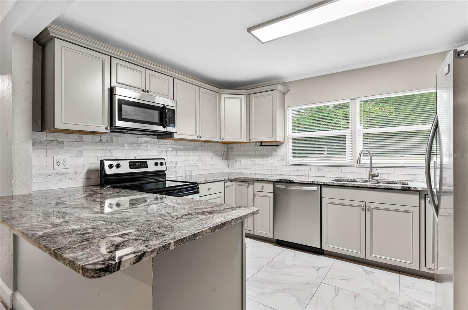 Image 3 of 23 For 1345 Parkwood Street