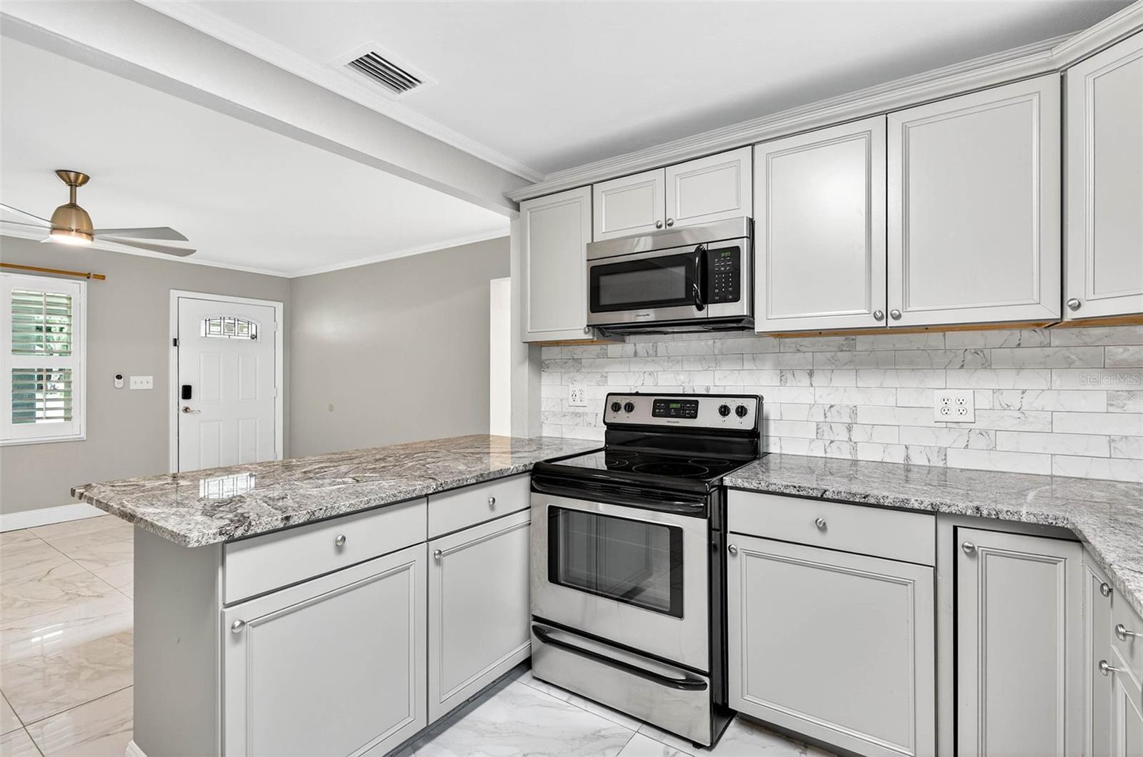 Image 4 of 23 For 1345 Parkwood Street
