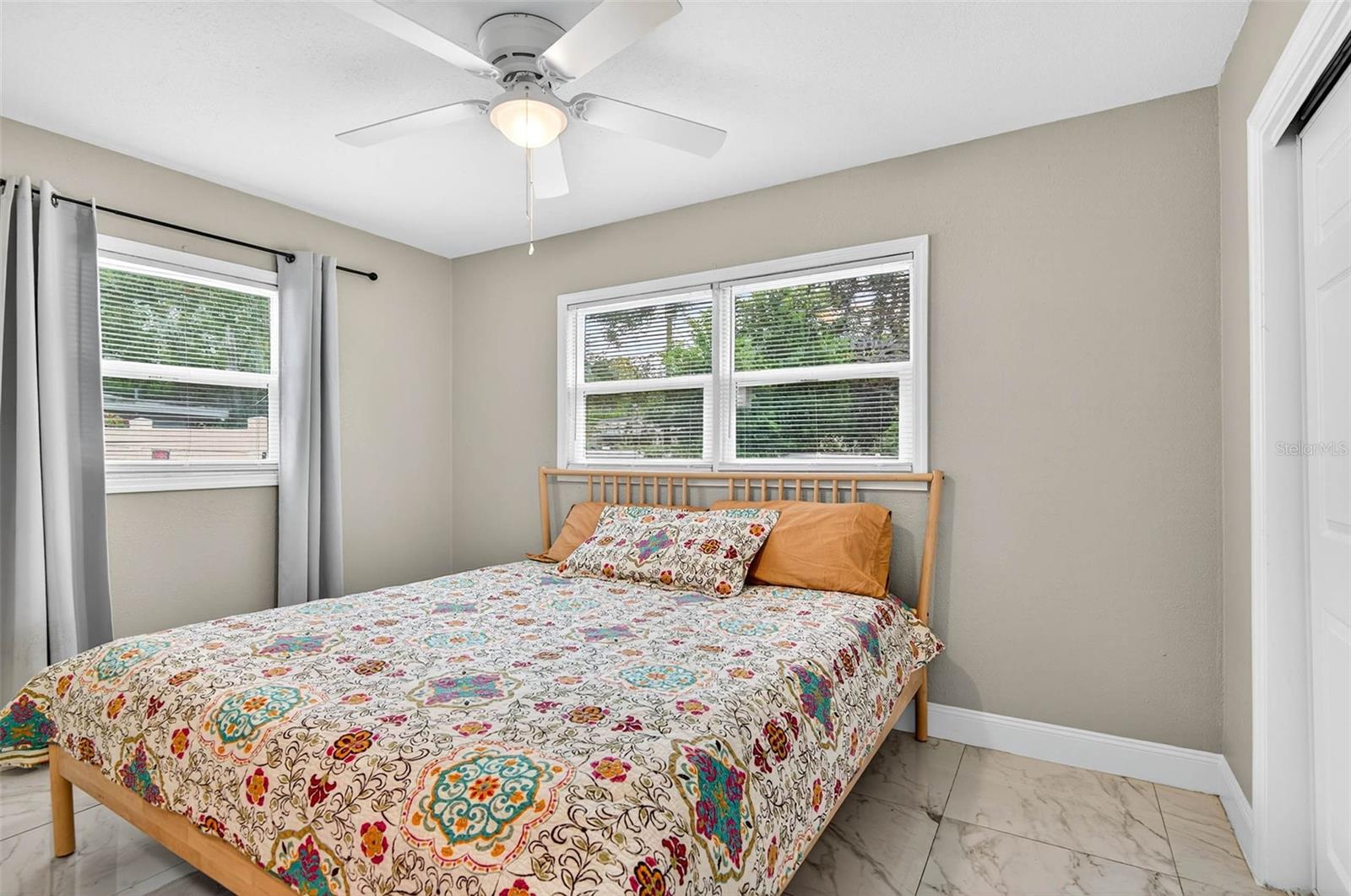 Image 9 of 23 For 1345 Parkwood Street