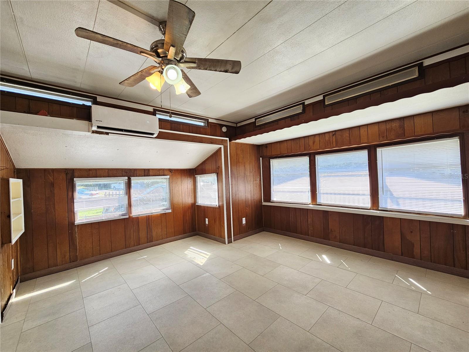 Image 10 of 26 For 503 Longfellow Boulevard 8