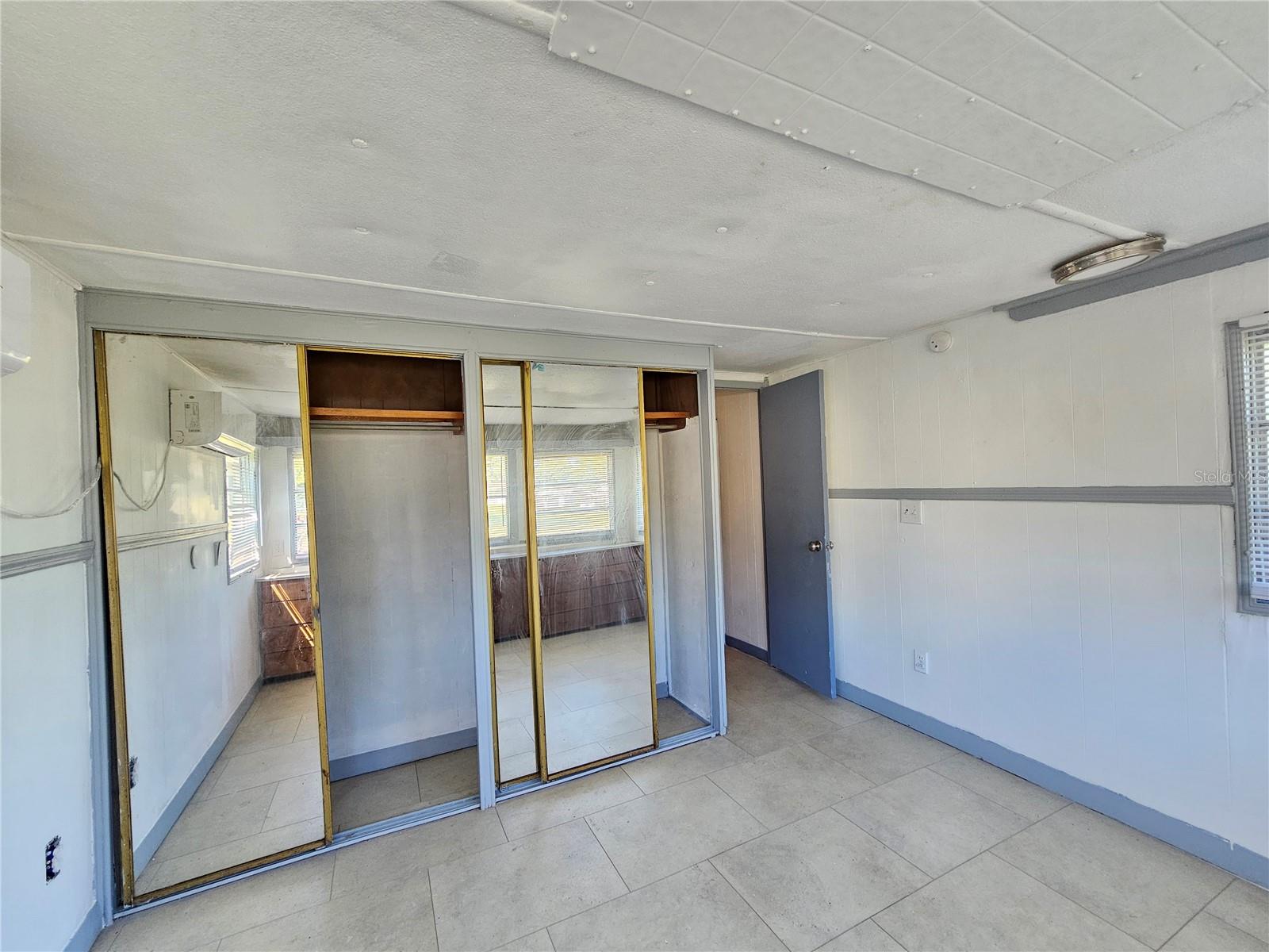 Image 17 of 26 For 503 Longfellow Boulevard 8