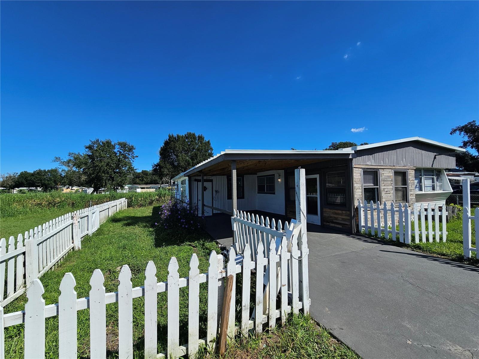 Image 2 of 26 For 503 Longfellow Boulevard 8