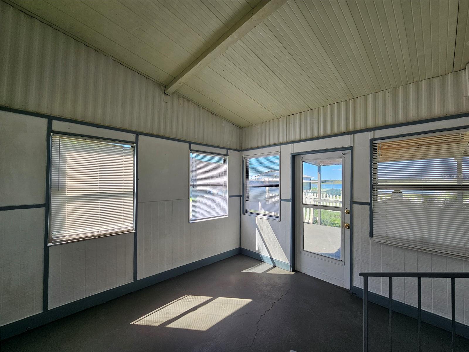 Image 6 of 26 For 503 Longfellow Boulevard 8