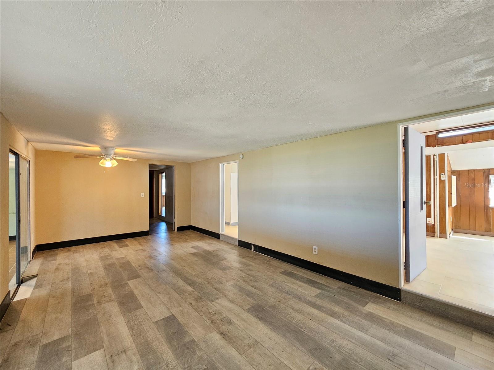 Image 7 of 26 For 503 Longfellow Boulevard 8