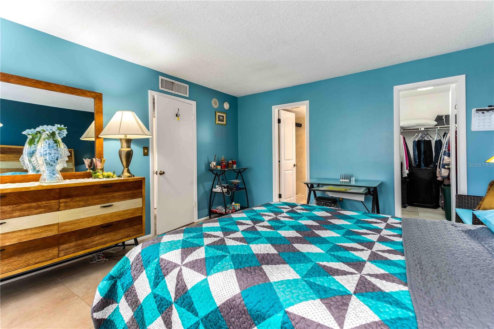 Image 78 of 96 For 1380 Gulf Boulevard 906