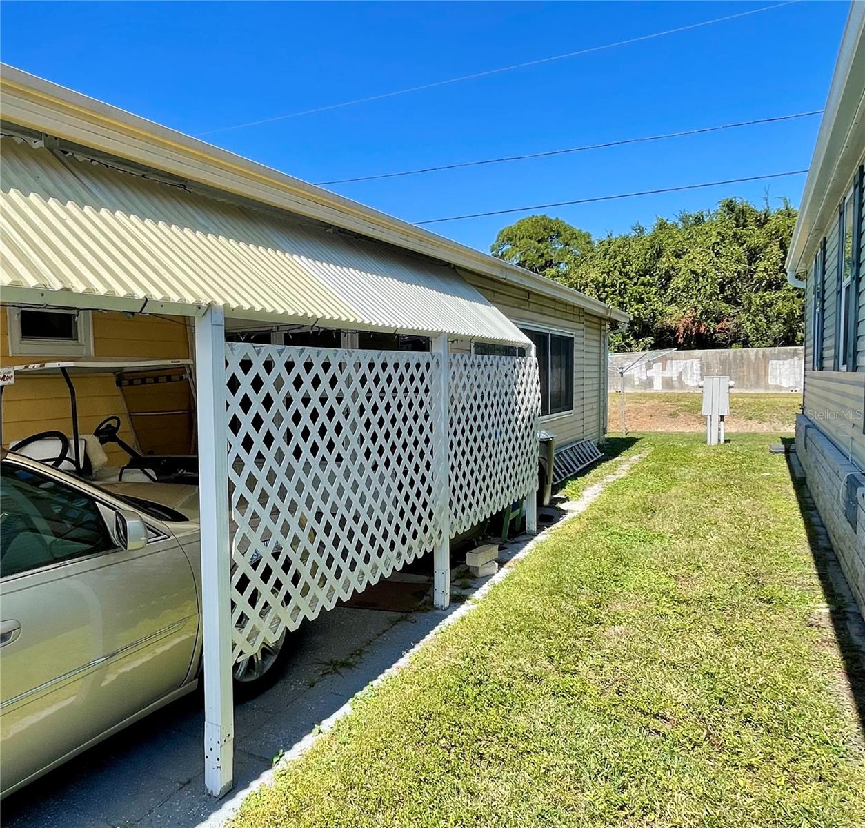 Image 4 of 30 For 34557 Gardenia Drive N