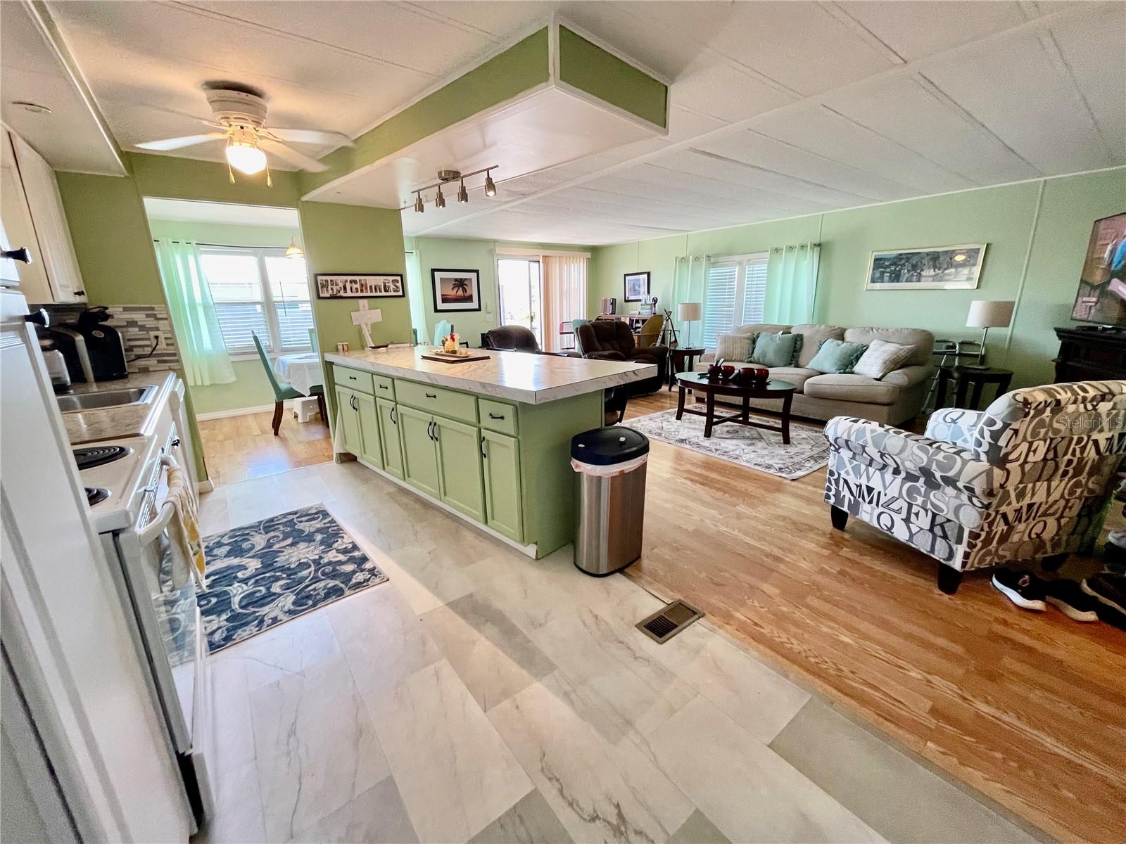 Image 8 of 30 For 34557 Gardenia Drive N