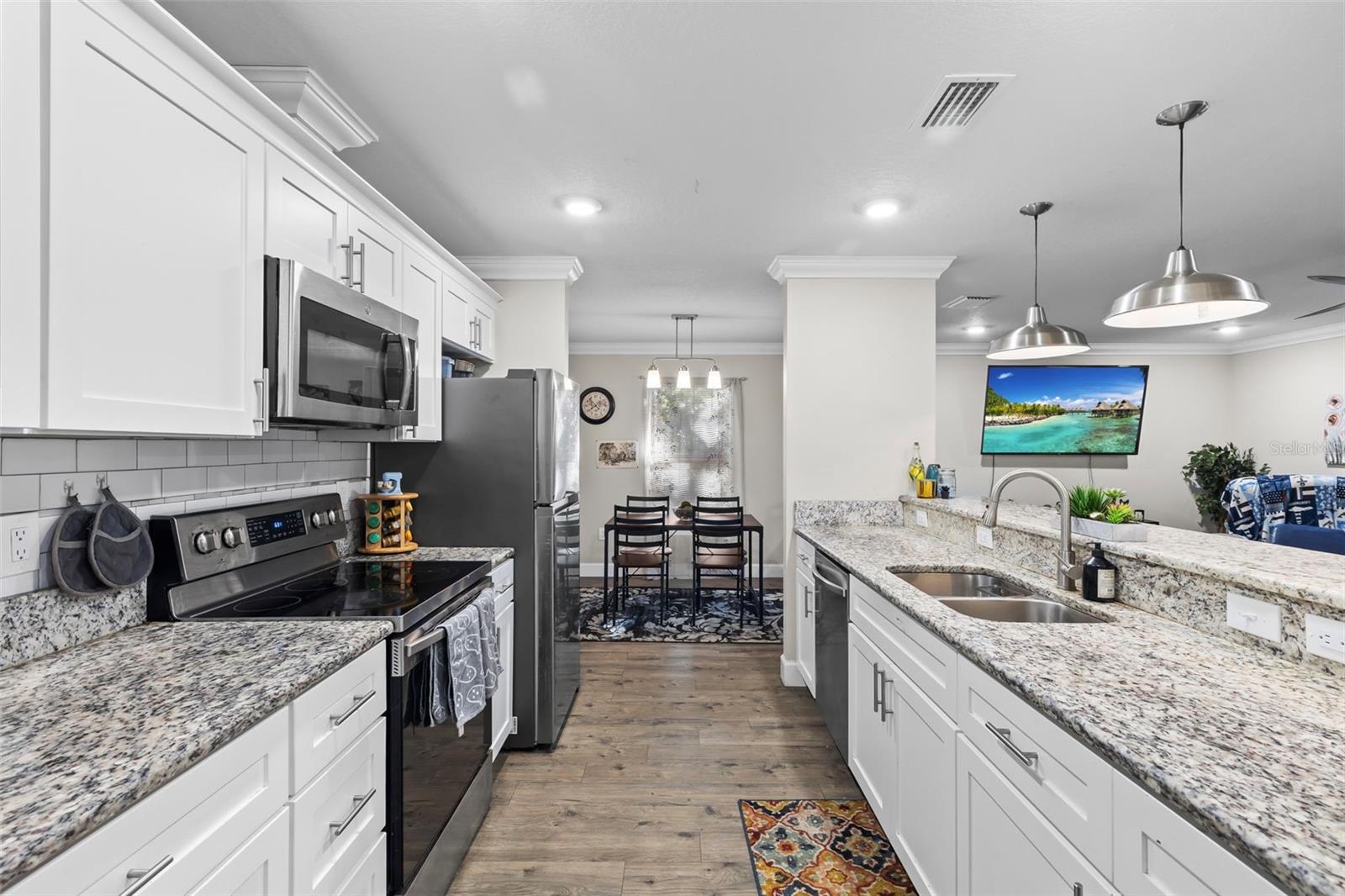 Image 11 of 31 For 4216 Yukon Street