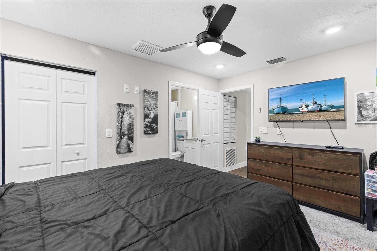 Image 16 of 31 For 4216 Yukon Street