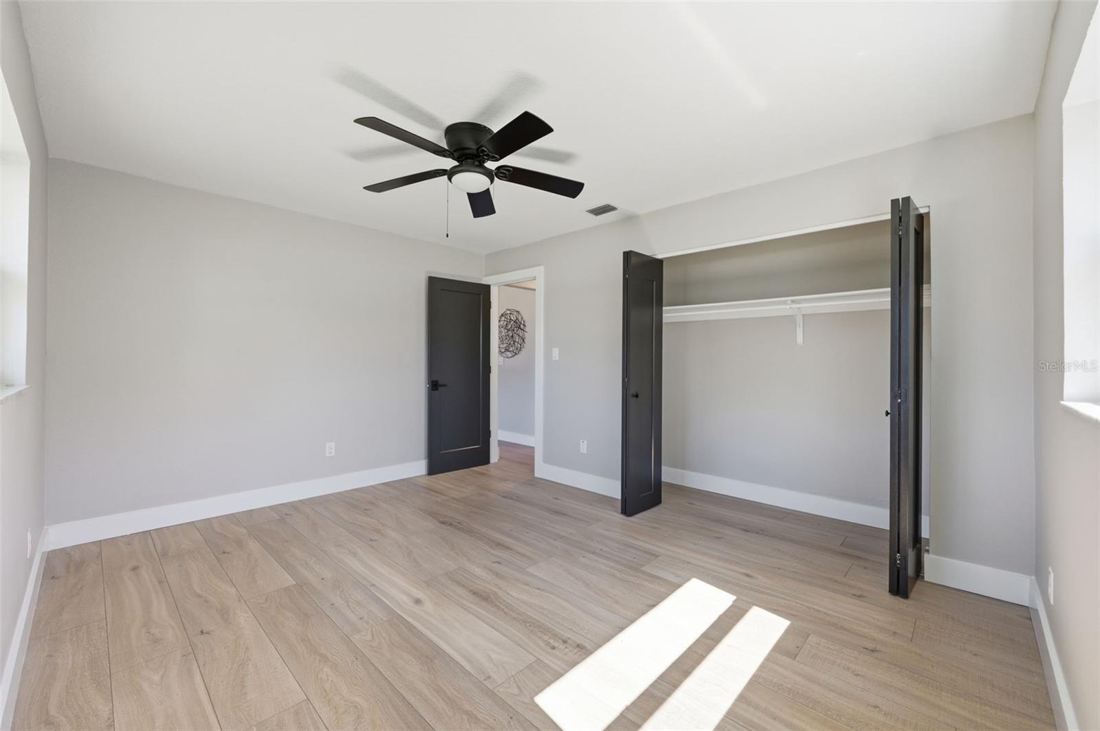 Image 17 of 49 For 6135 Tanglewood Drive Ne