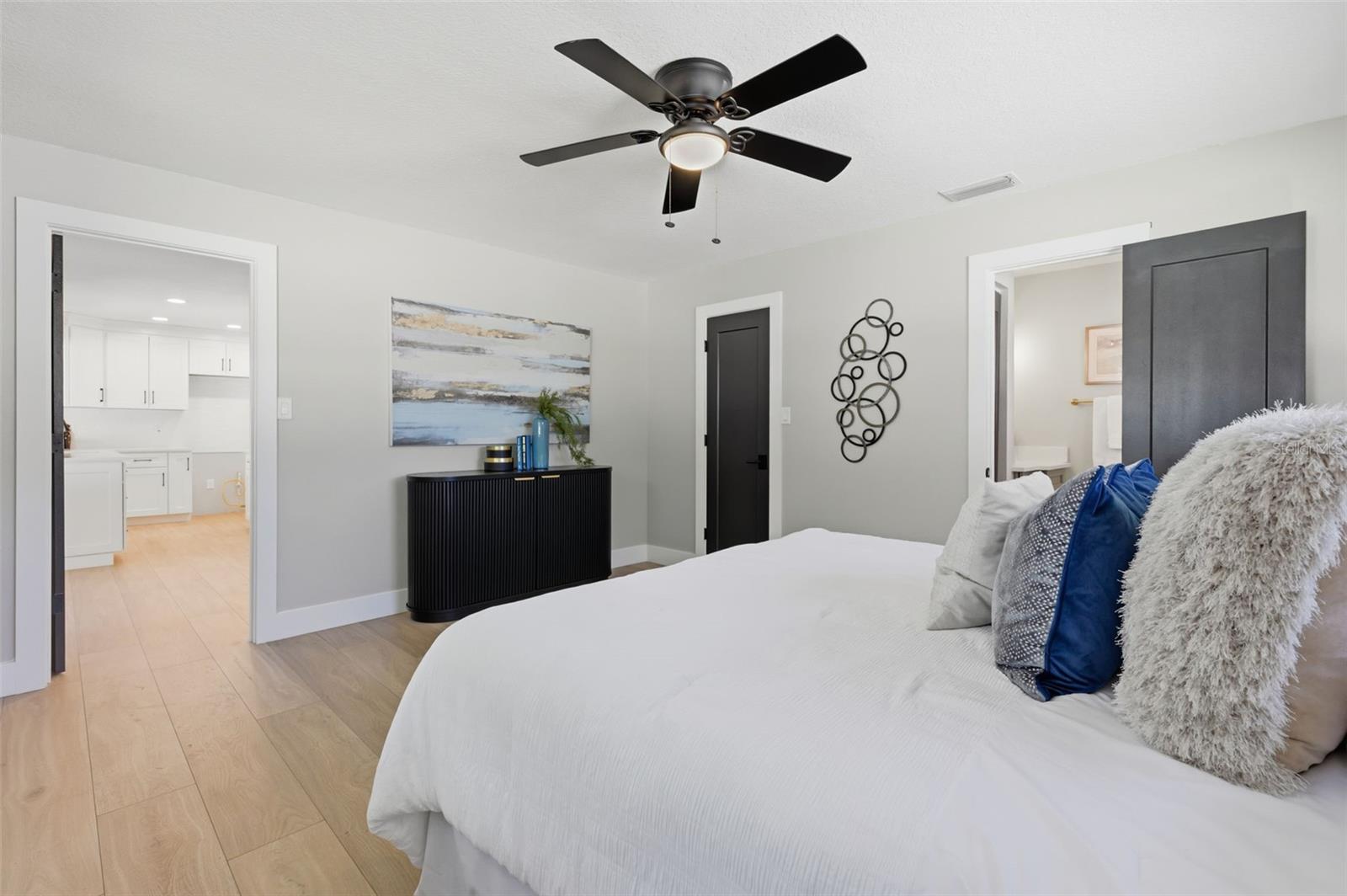 Image 26 of 49 For 6135 Tanglewood Drive Ne