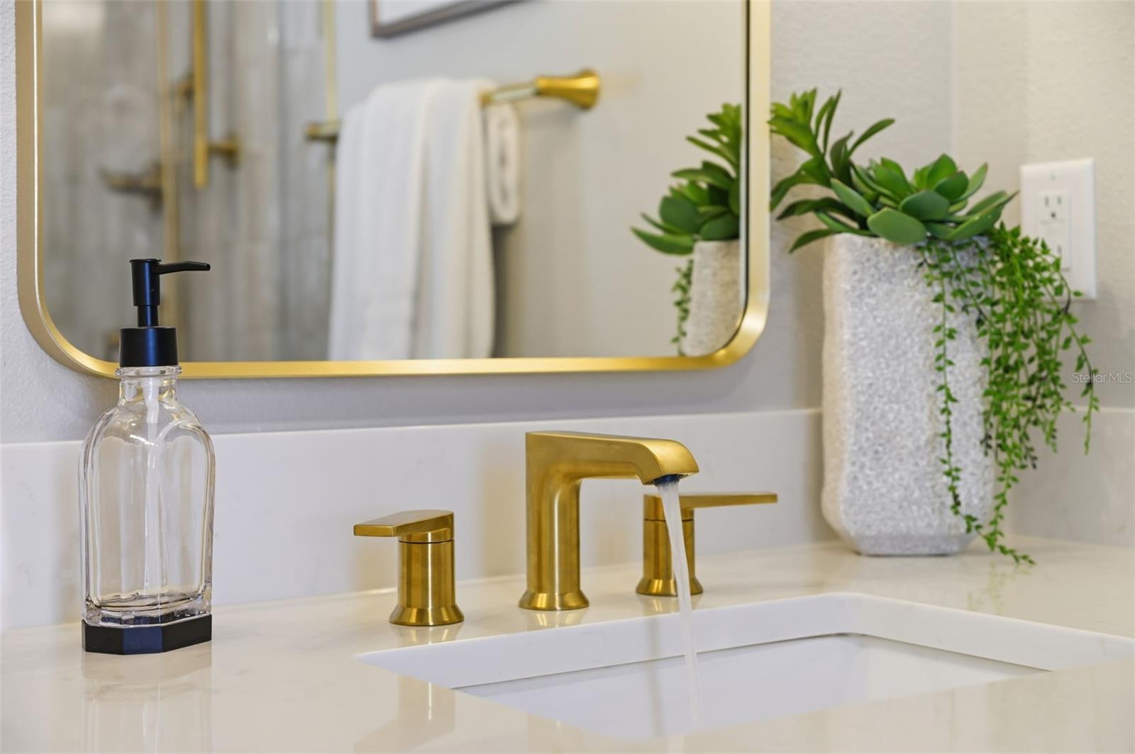 Image 30 of 49 For 6135 Tanglewood Drive Ne