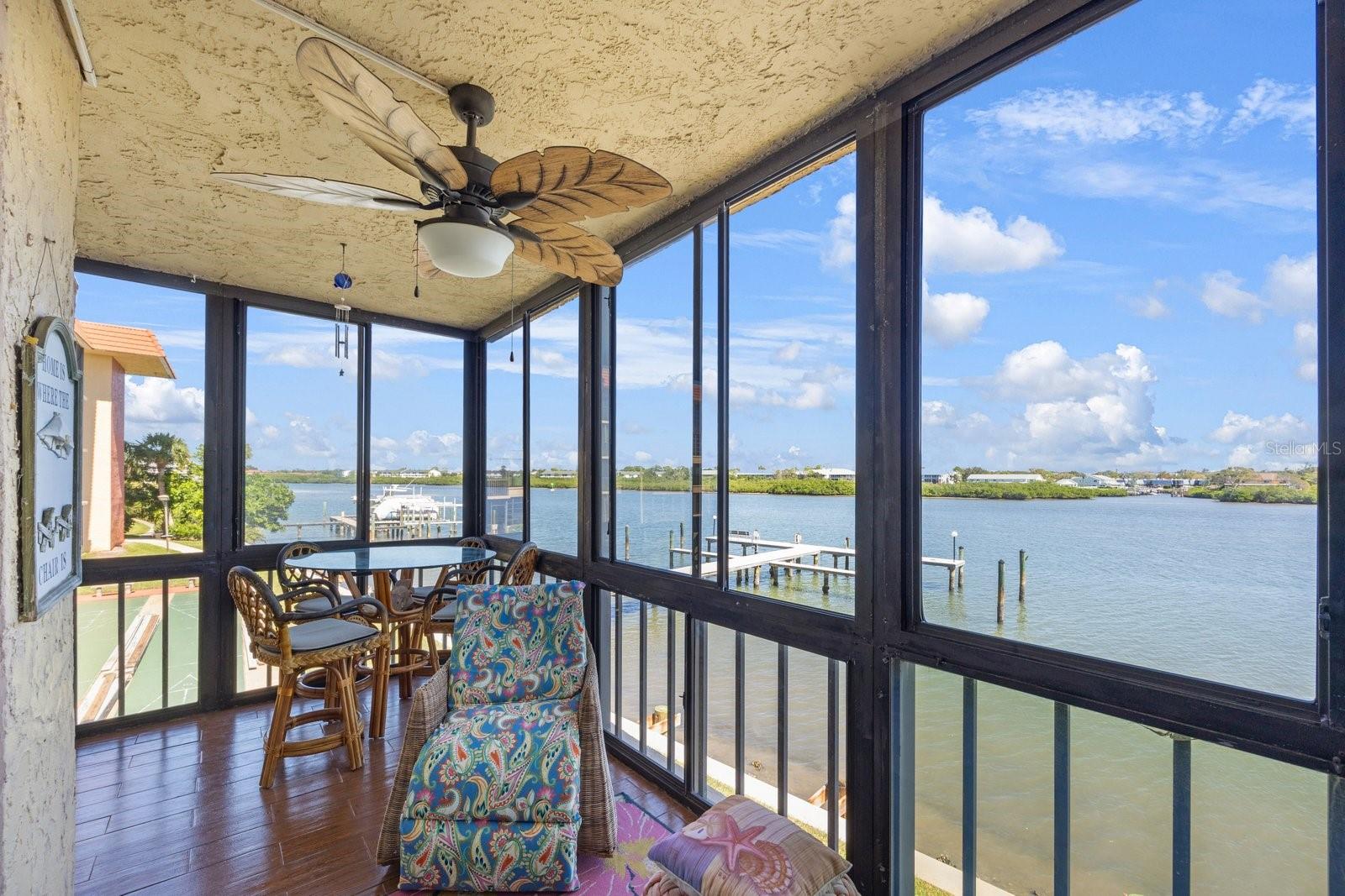 Image 11 of 39 For 19701 Gulf Boulevard 217