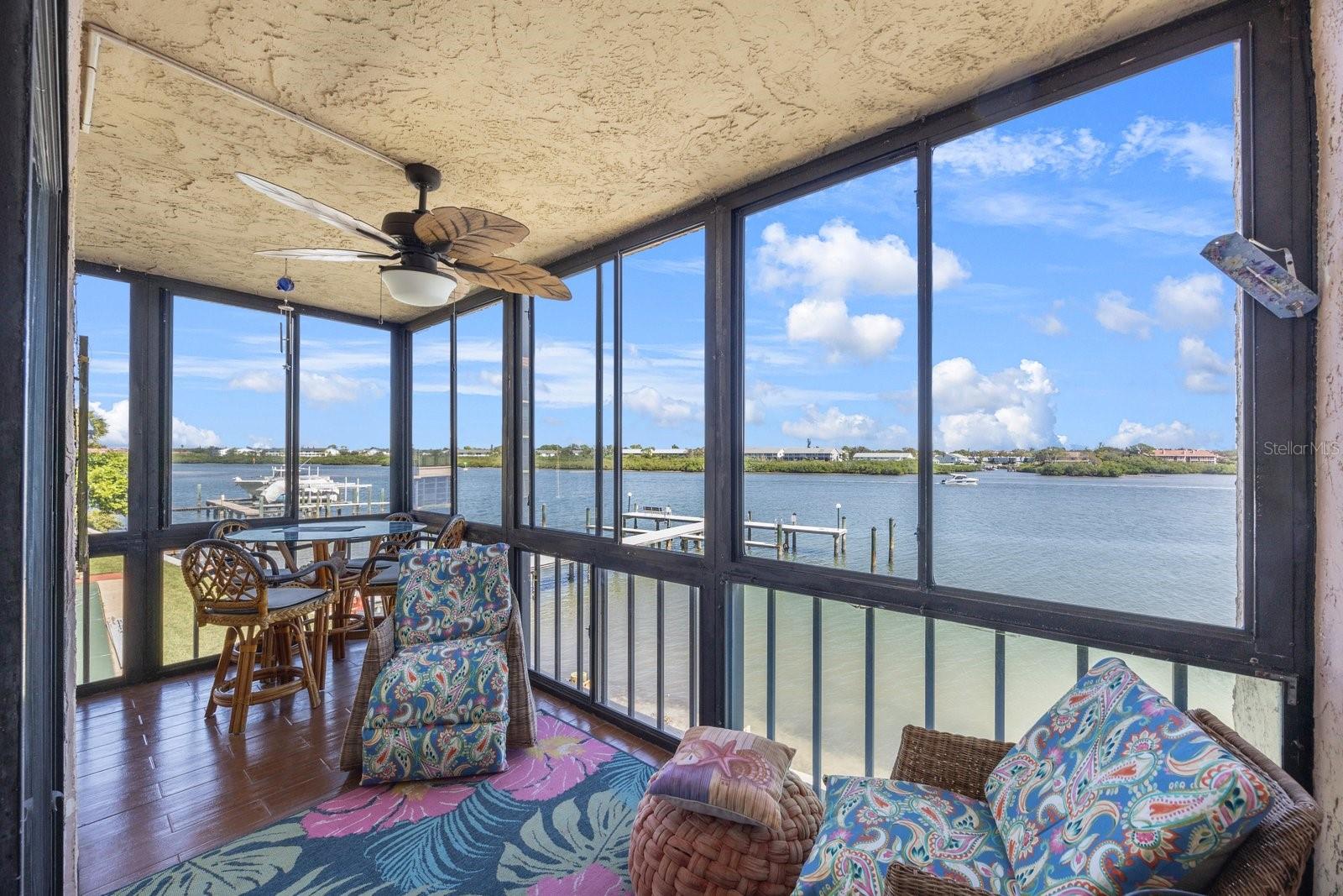 Image 9 of 39 For 19701 Gulf Boulevard 217