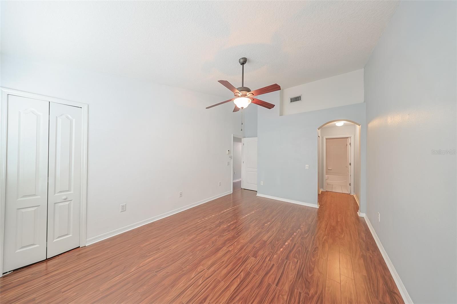 Image 20 of 35 For 12855 Kings Crossing Drive