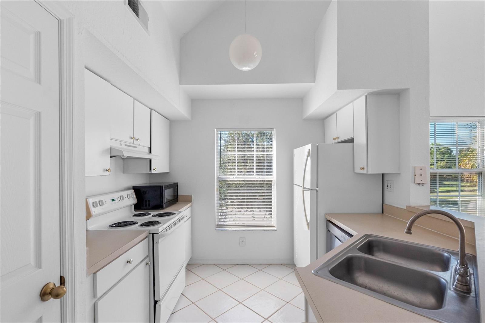 Image 11 of 38 For 10538 Windsor Lake Court 10538