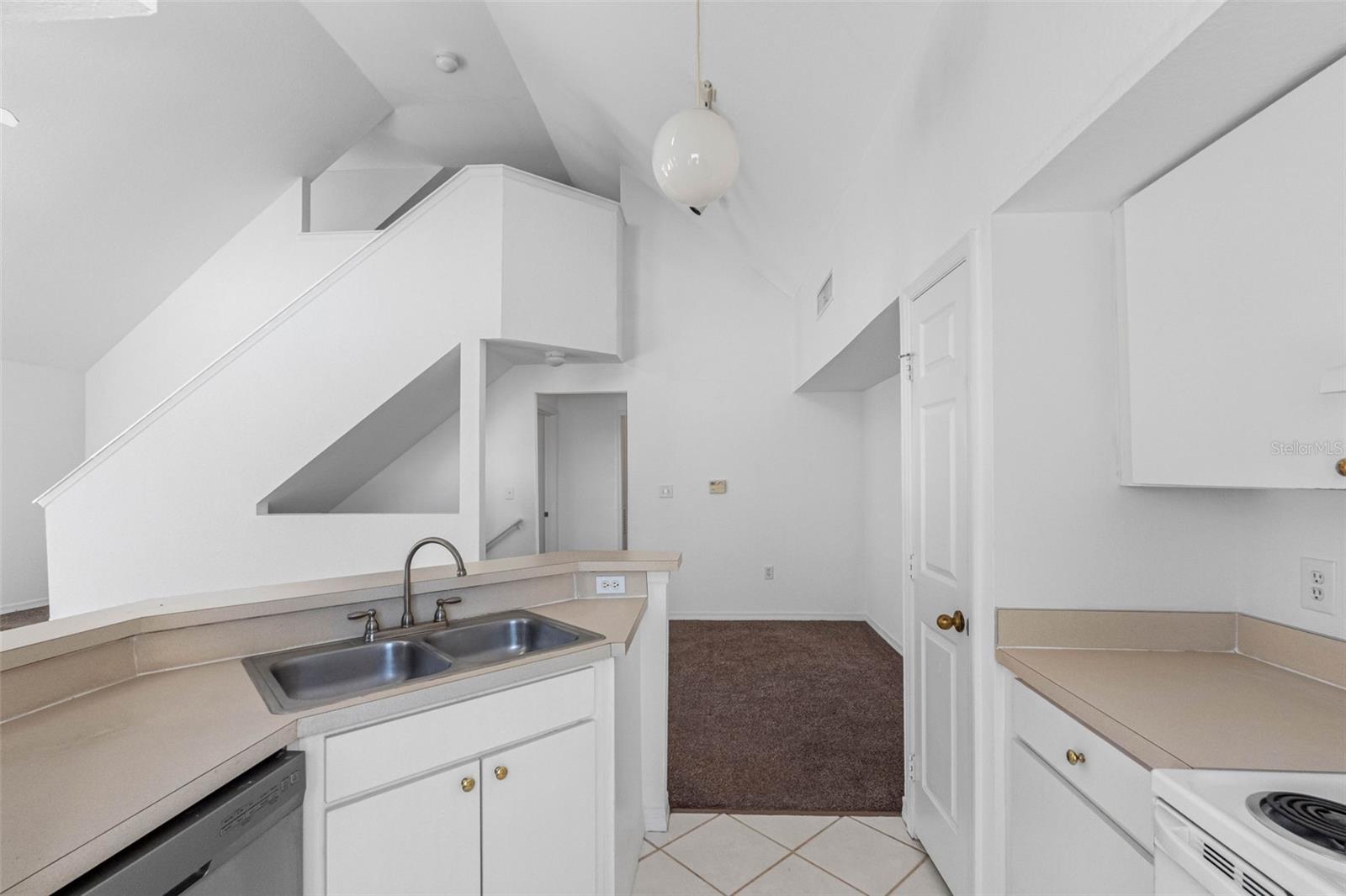 Image 12 of 38 For 10538 Windsor Lake Court 10538