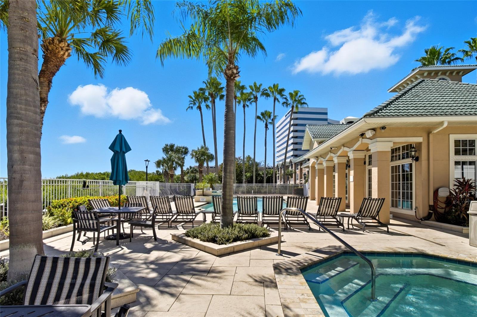 Image 32 of 48 For 2212 Bay Club Circle 2212