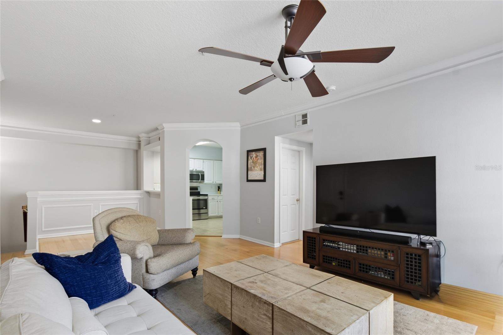 Image 8 of 48 For 2212 Bay Club Circle 2212