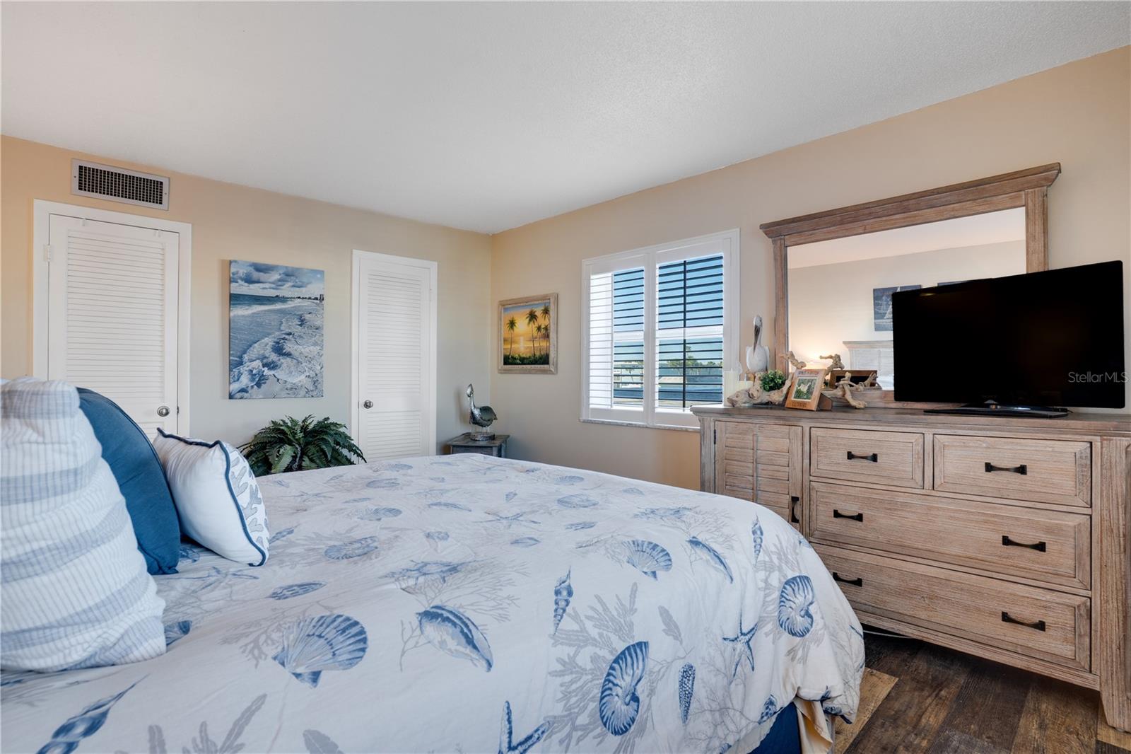 Image 17 of 35 For 420 64th Avenue 207