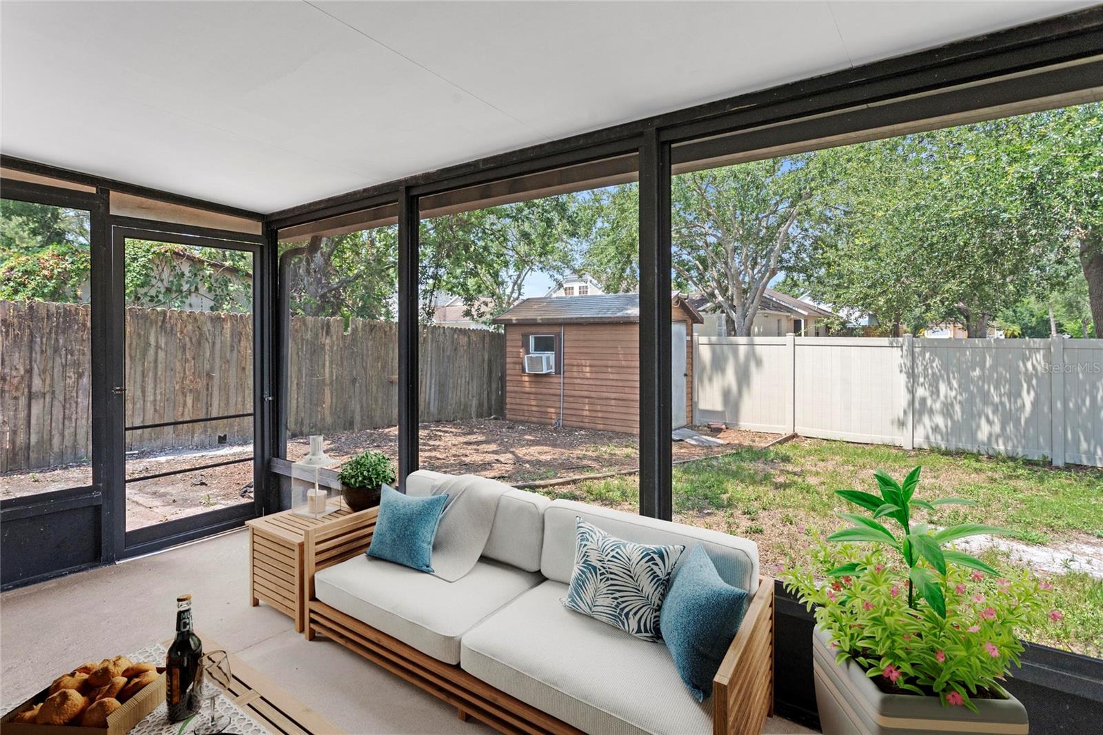 Image 24 of 31 For 13046 Leverington Street