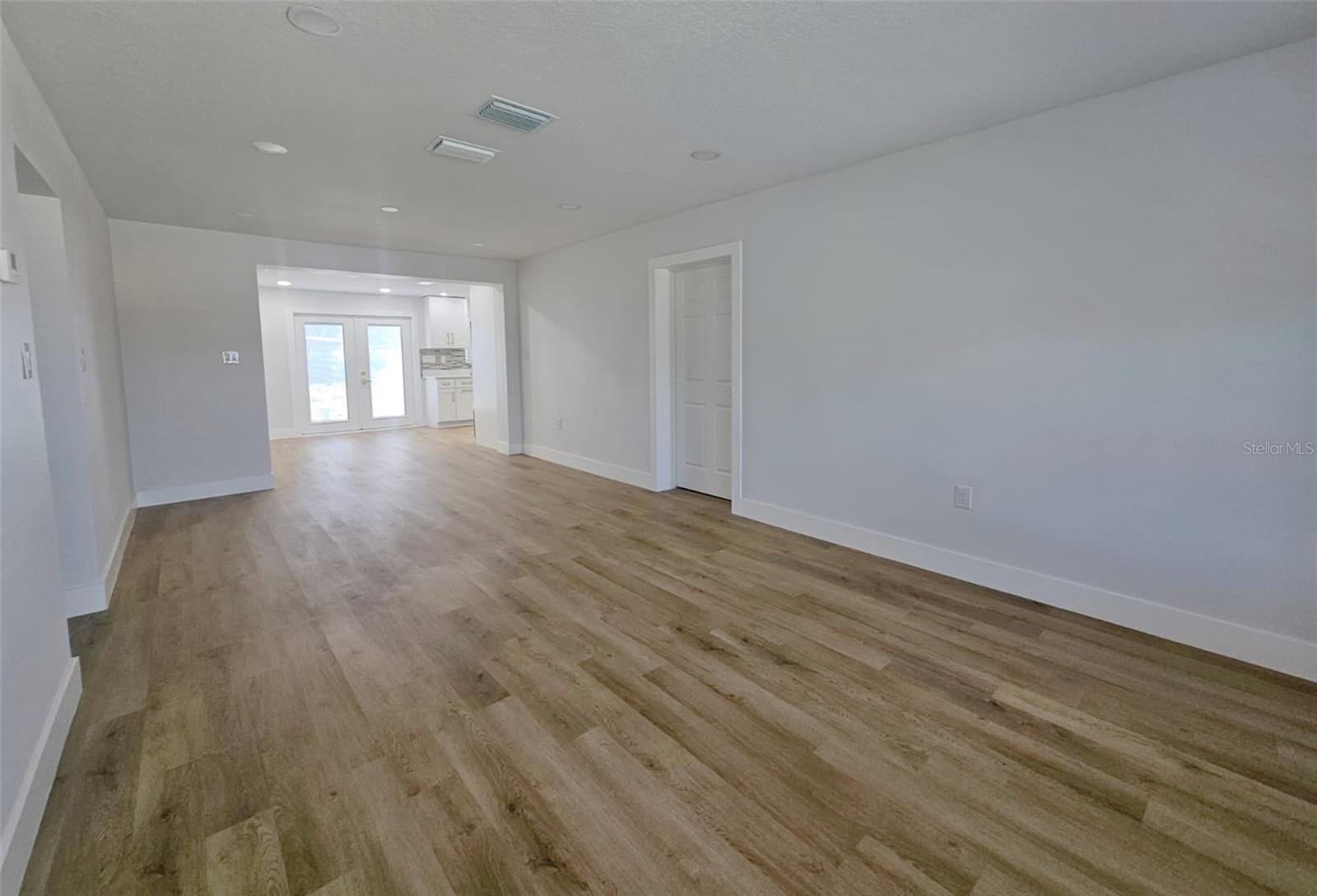 Image 12 of 22 For 6020 Olive Avenue