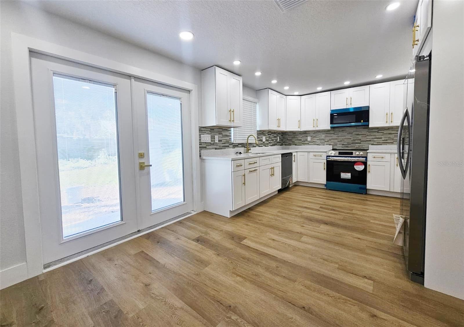 Image 7 of 22 For 6020 Olive Avenue