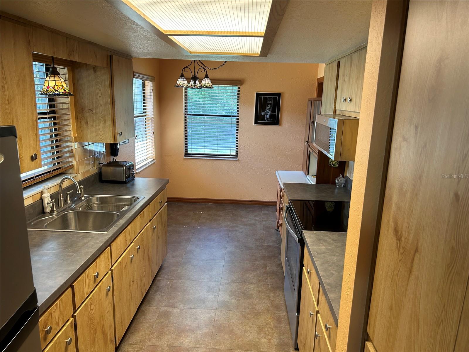 Image 11 of 23 For 6490 Amity Street